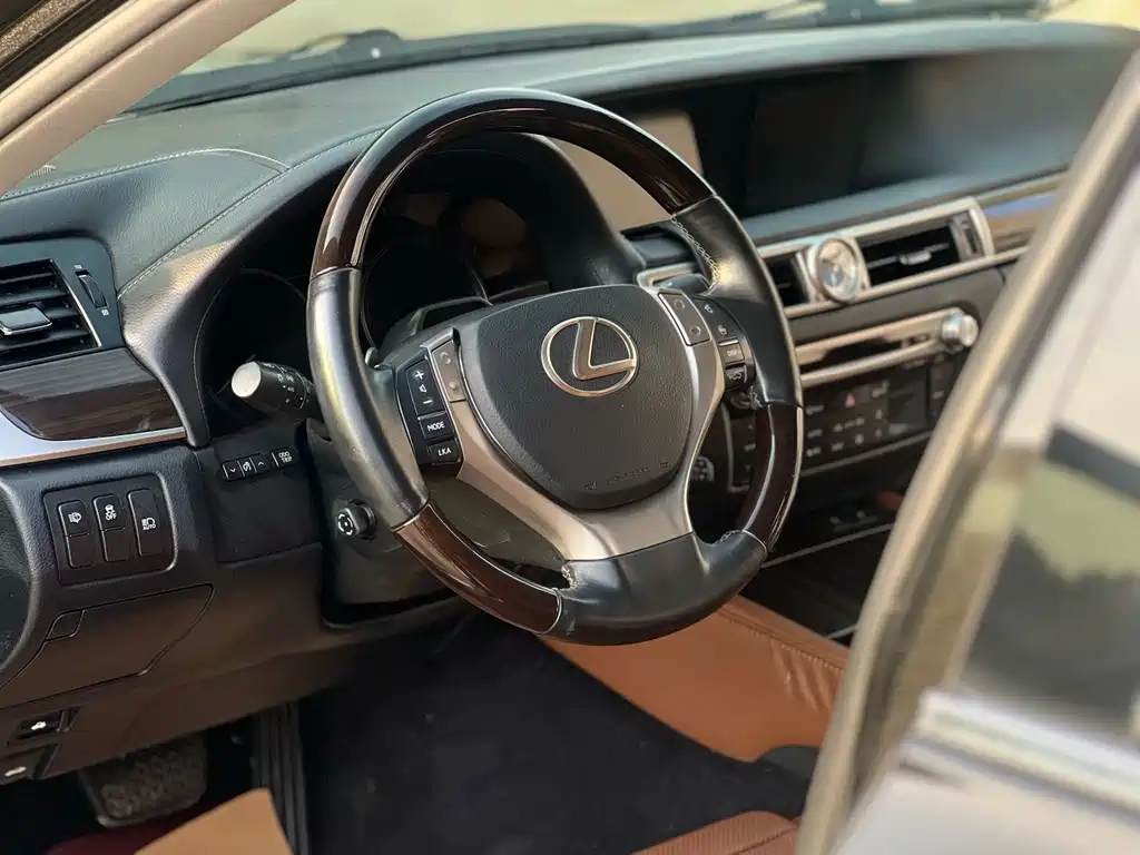 Lexus GS — миниатюра 17