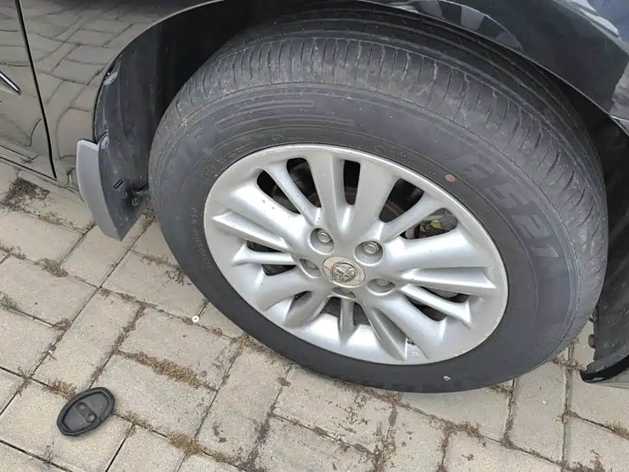 Toyota Camry — миниатюра 6