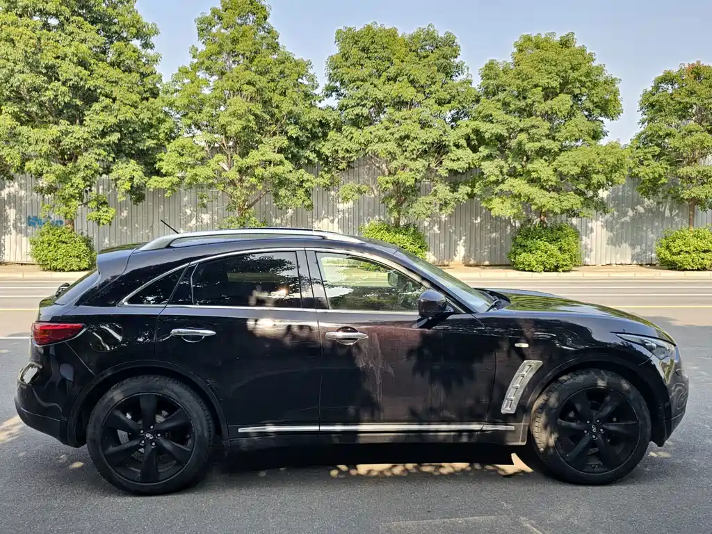 Infiniti FX — миниатюра 4