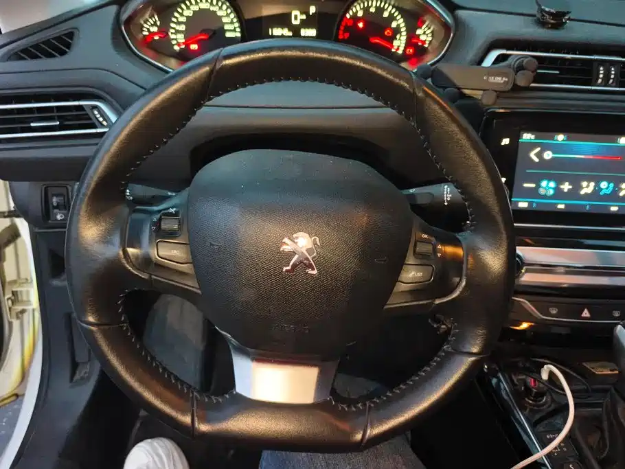 Peugeot 308 — миниатюра 15