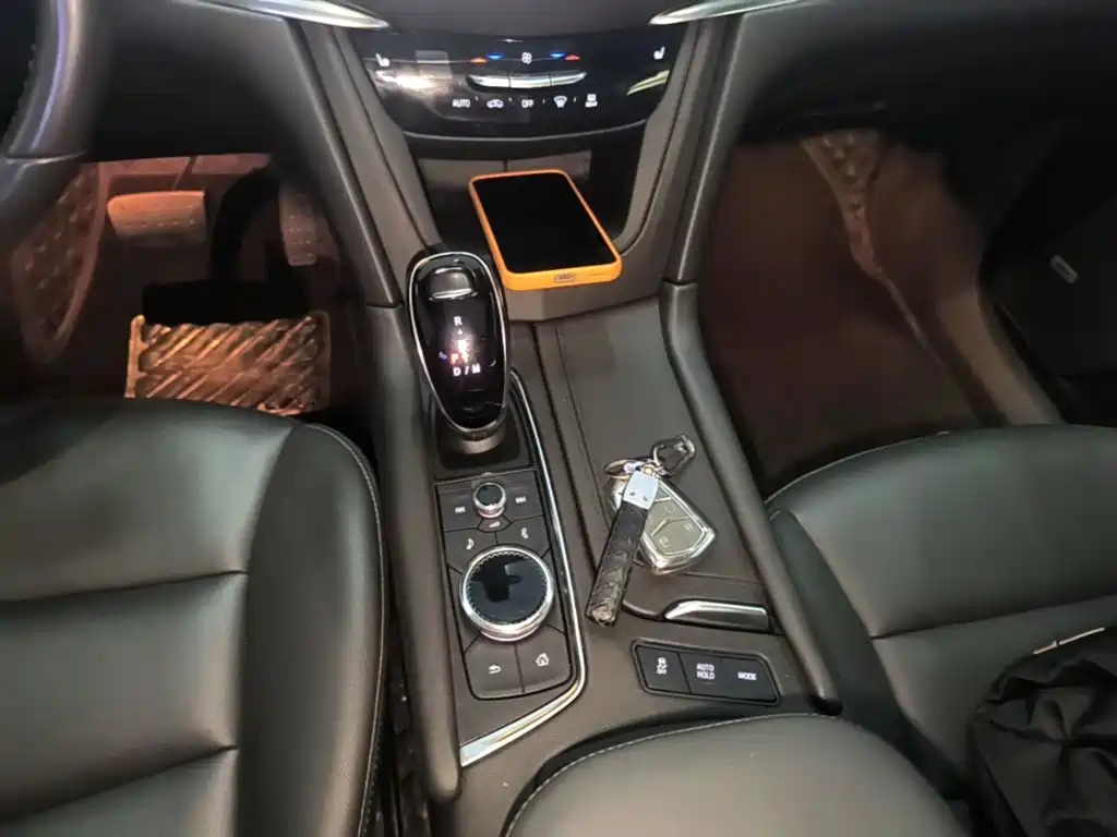 Cadillac XT6 — миниатюра 14