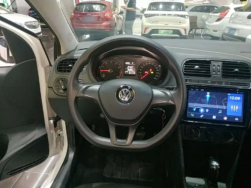 Volkswagen Polo — миниатюра 11
