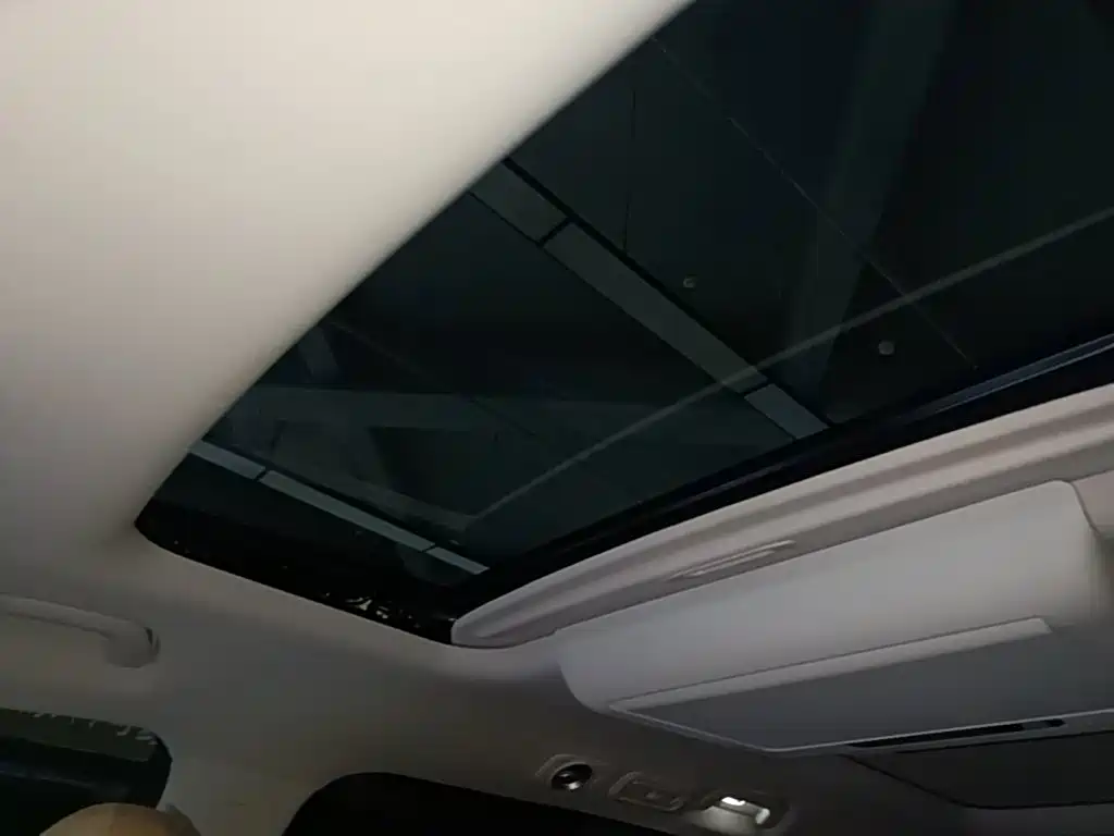 GAC Motor Trumpchi E8 PHEV — миниатюра 18