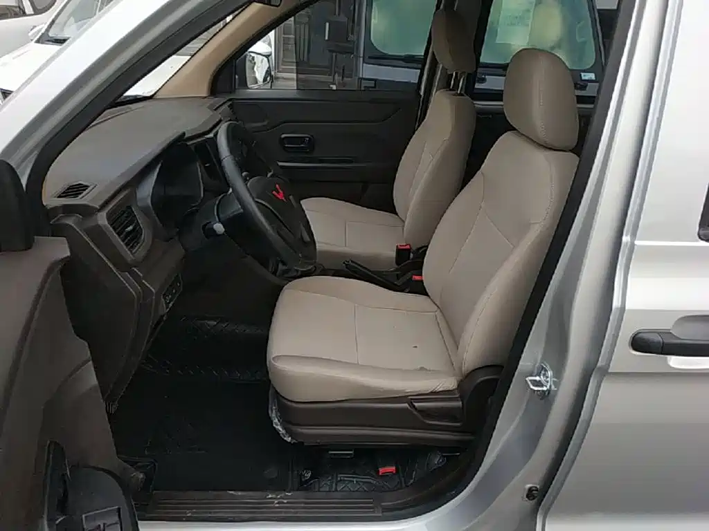 Wuling Hongguang V — миниатюра 15
