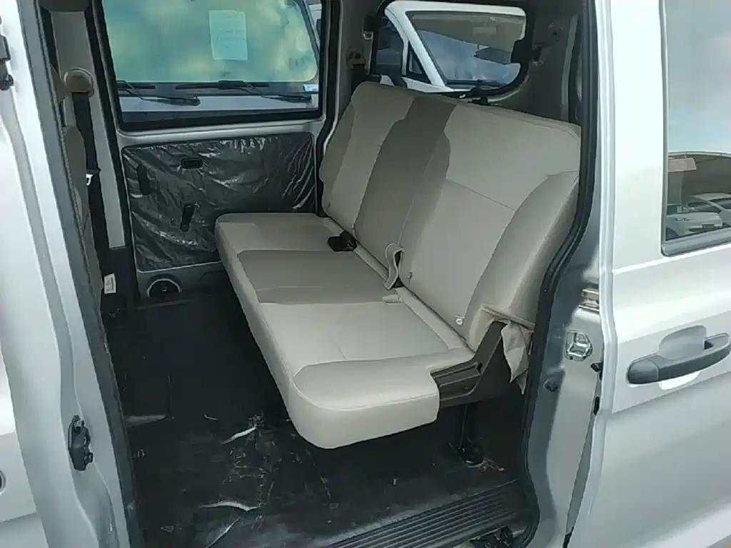 Wuling Hongguang V — миниатюра 17