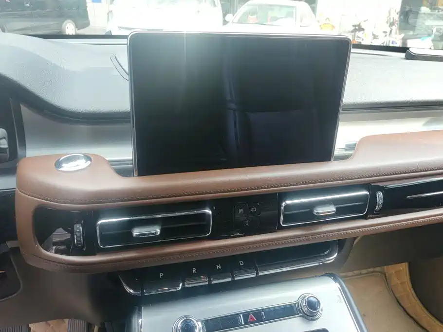 Lincoln Aviator (Import) — миниатюра 13