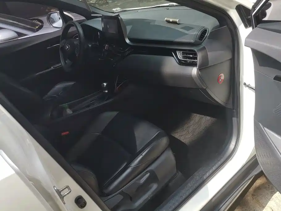 Toyota IZOA — миниатюра 8