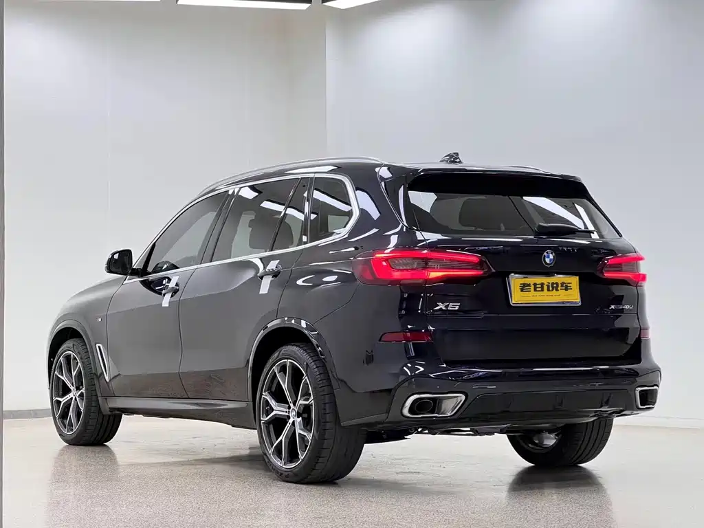 BMW X5 2022 xDrive 40Li M Sport
