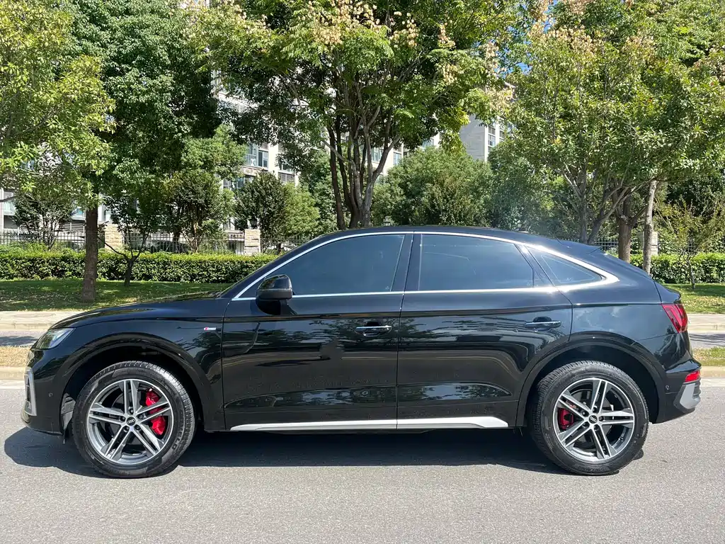 Audi Q5L Sportback — миниатюра 7