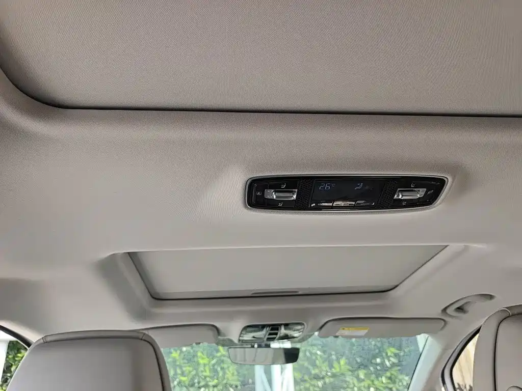 Roewe iMAX8 New Energy — миниатюра 19