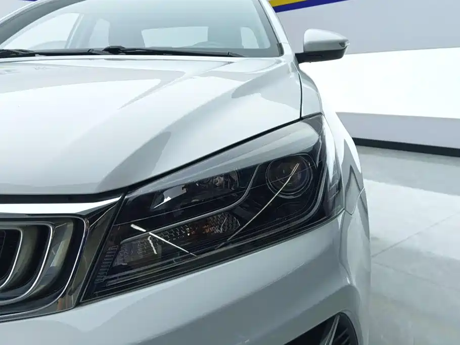 Geely Emgrand — миниатюра 5