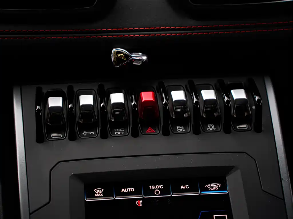 LAMBORGHINI HURACÁN