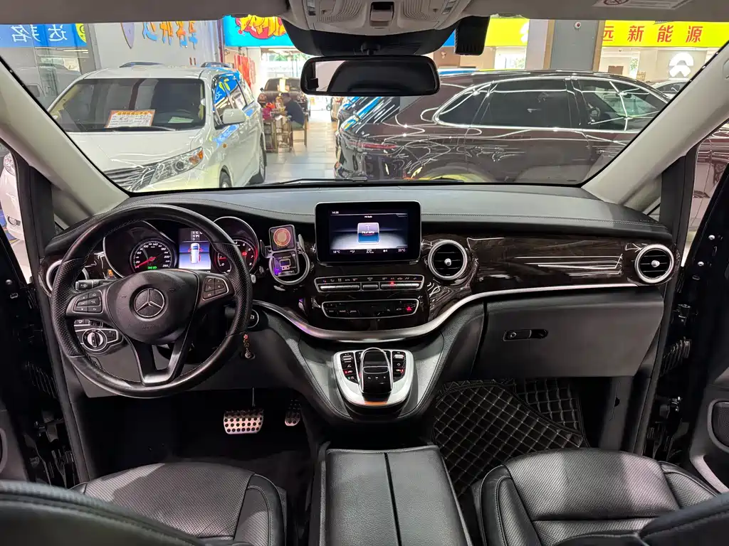 Mercedes-Benz V-Class — миниатюра 13