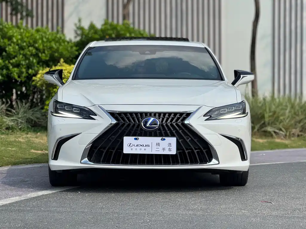 Lexus ES — миниатюра 2