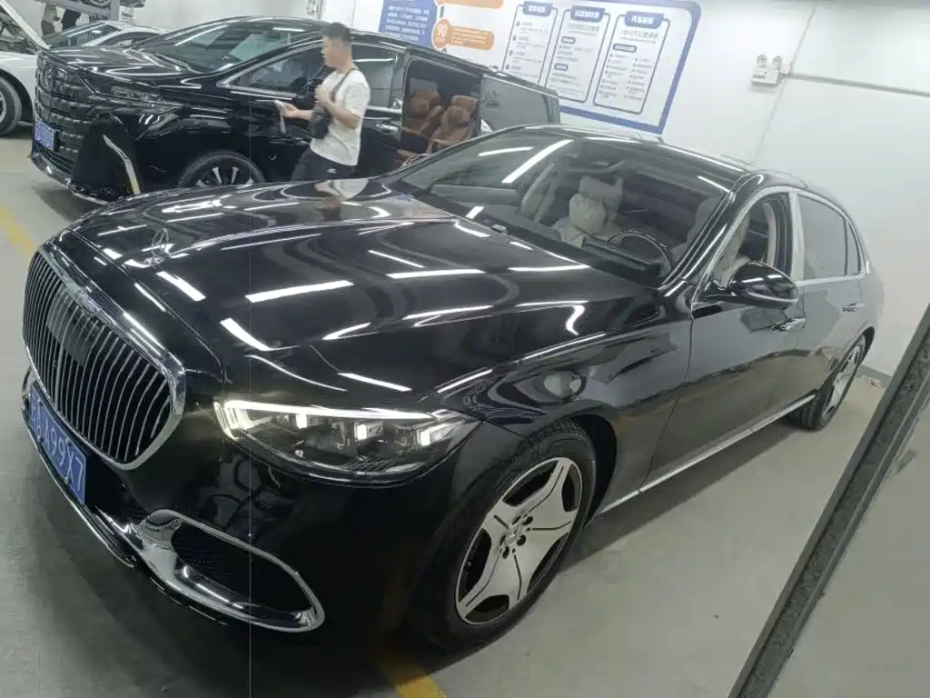 Mercedes-Benz S-Class 2025