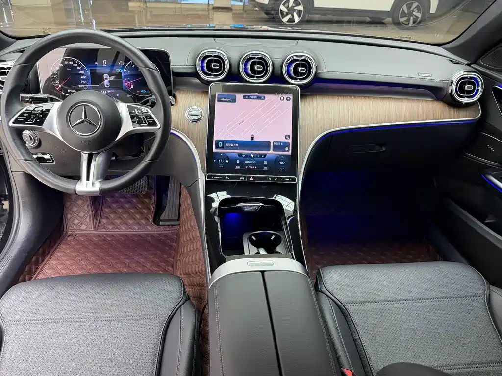 Mercedes-Benz C-Class — миниатюра 11