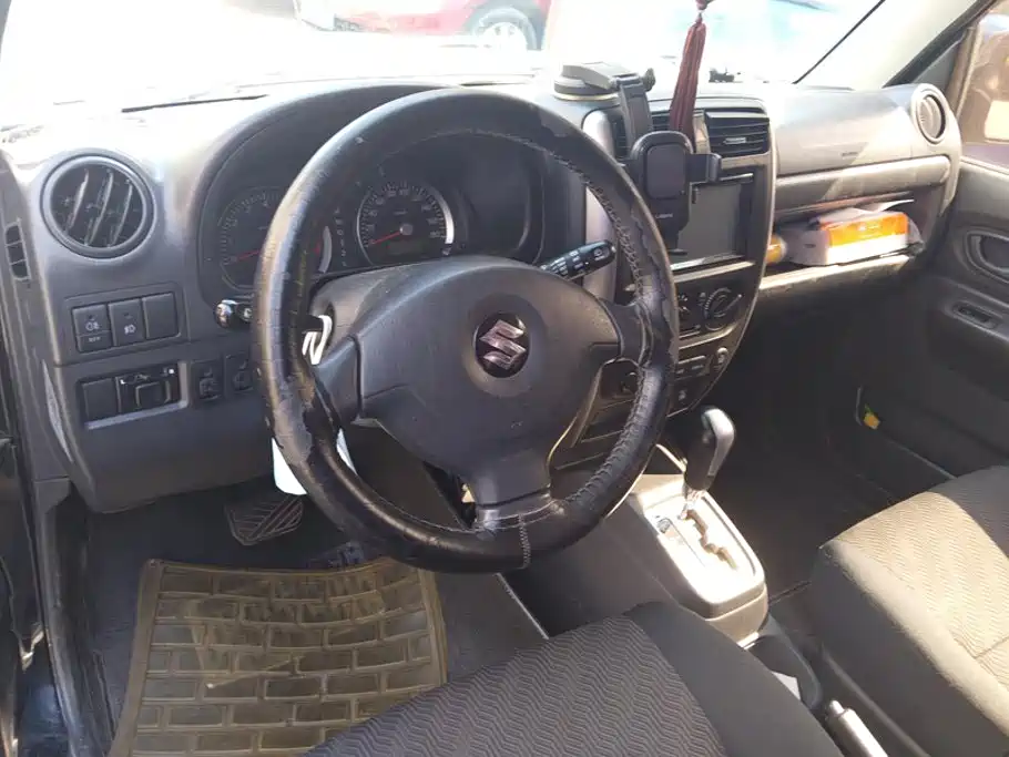 Suzuki Jimny — миниатюра 12