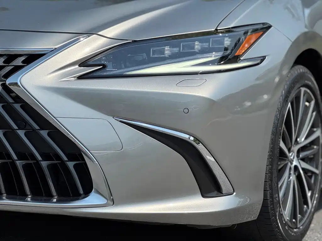 Lexus ES — миниатюра 16