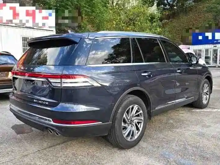 Lincoln Aviator — миниатюра 3