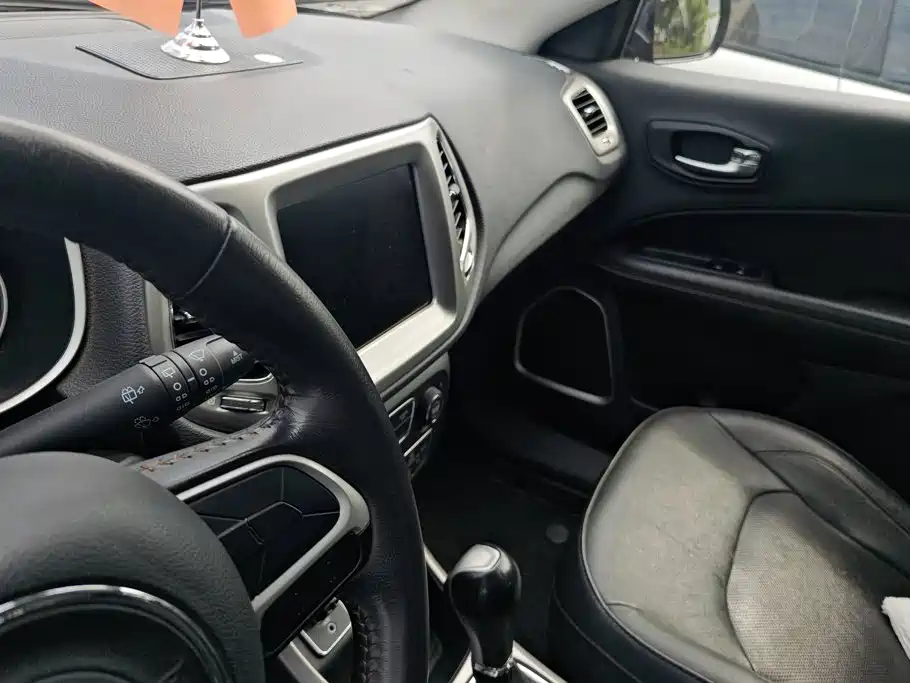 Jeep Compass — миниатюра 13