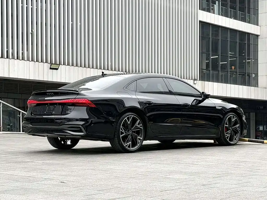 Audi A7L 2024 45 TFSI Luxury