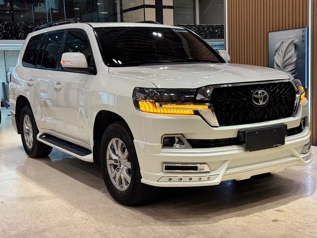 Toyota Land Cruiser 2012 4.6L AT VX-R