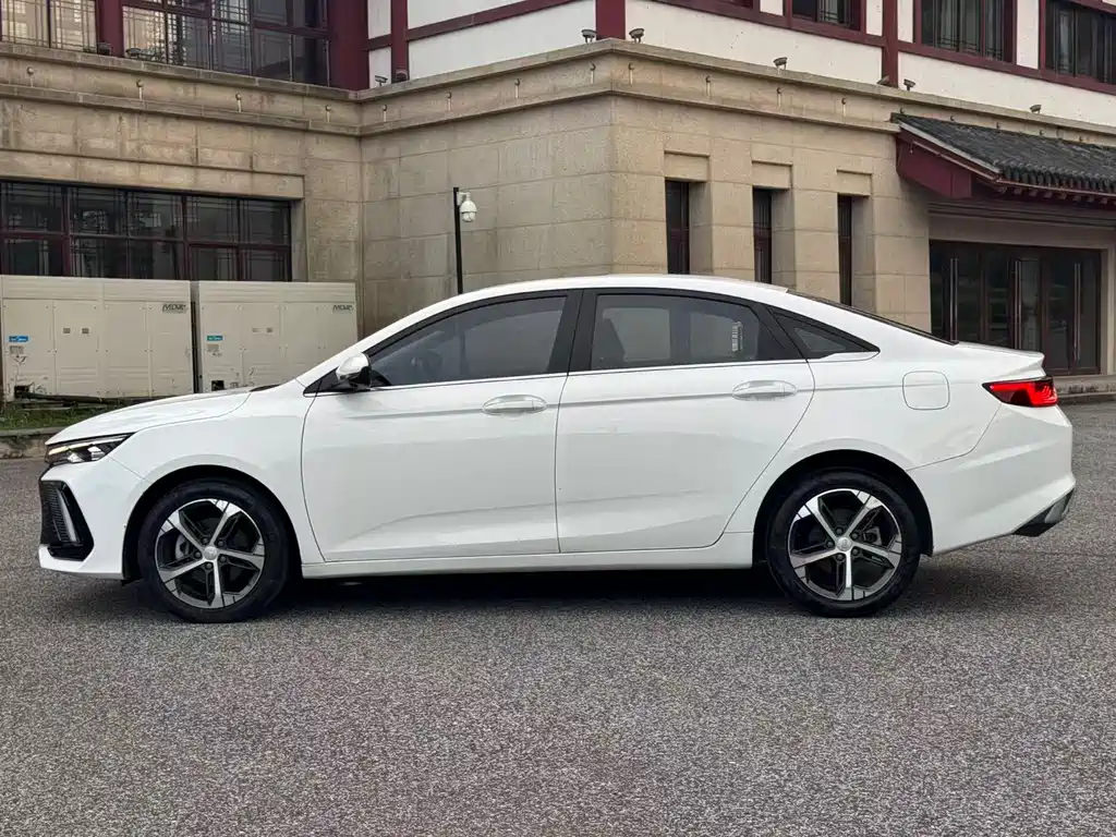Geely Emgrand L — миниатюра 4
