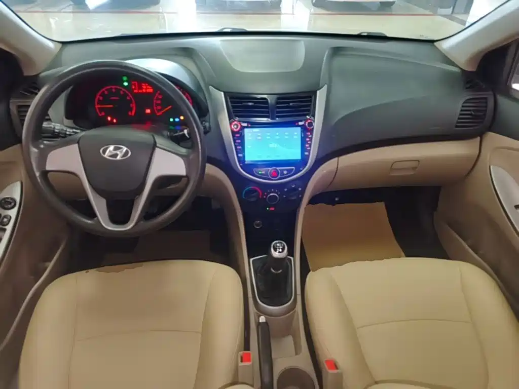 Hyundai Verna — миниатюра 10