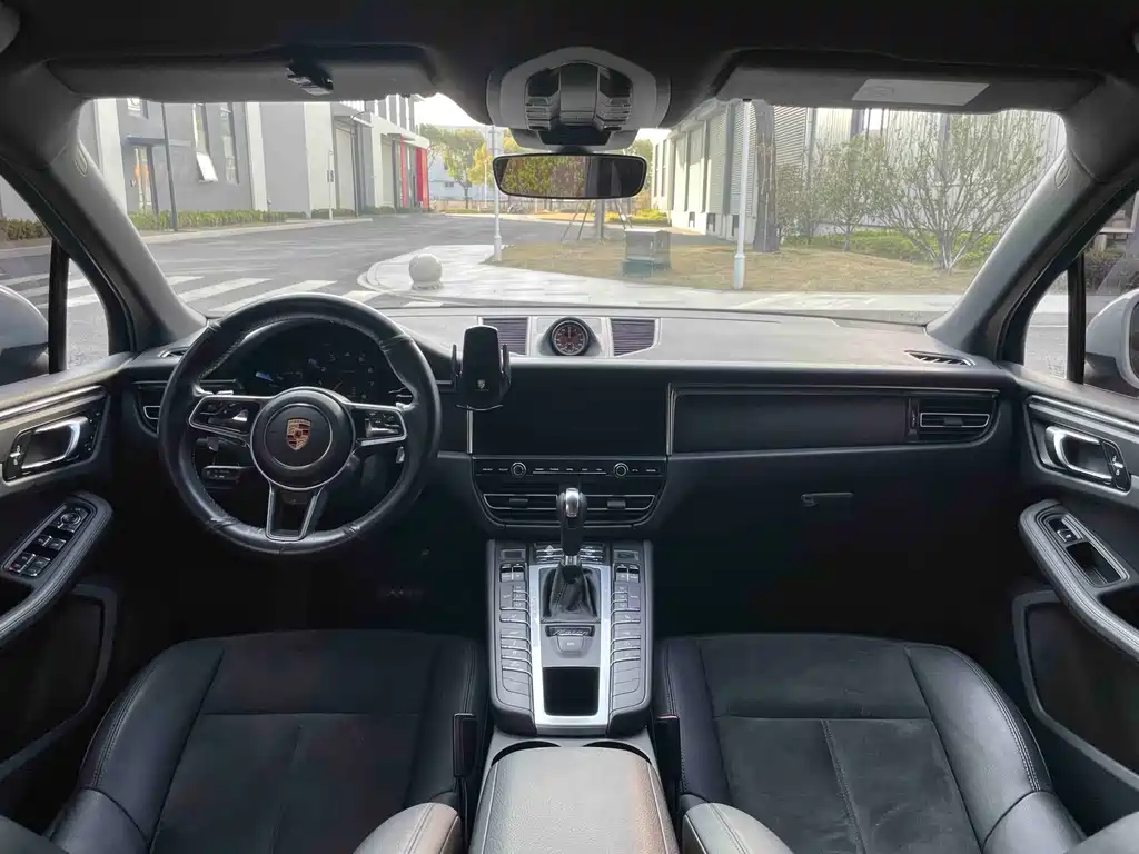 Porsche Macan — миниатюра 15