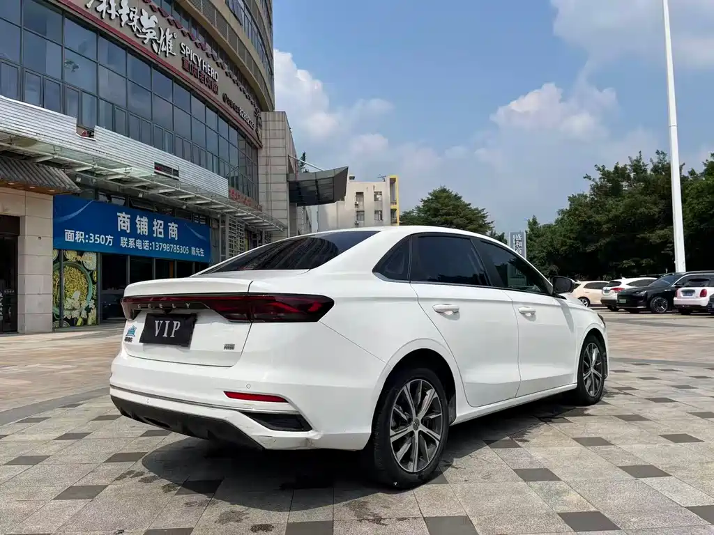 Geely Emgrand — миниатюра 7