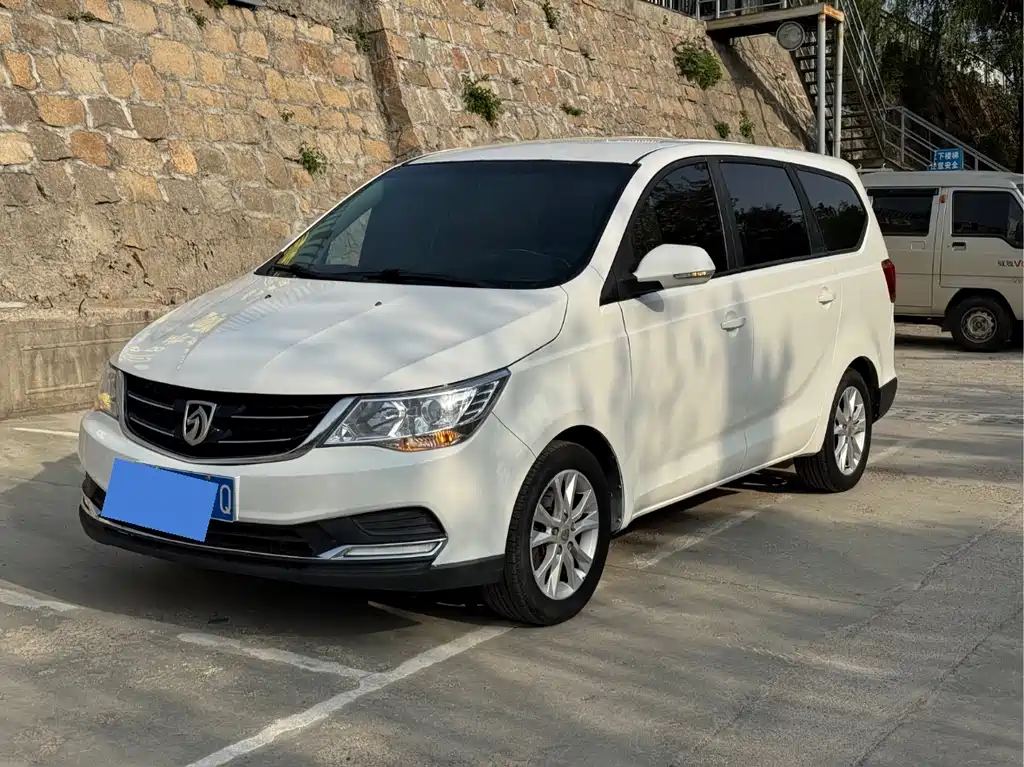 Baojun 730 2016 1.5T MT Comfort 7 мест