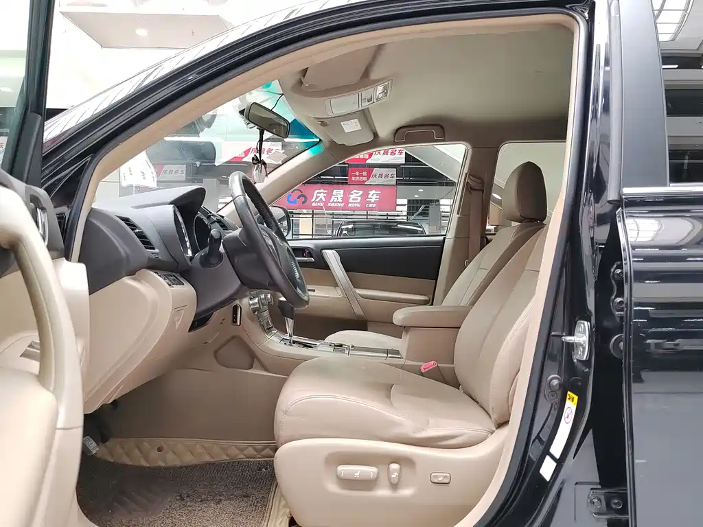 Toyota Highlander 2012 2.7L 5 мест Sport