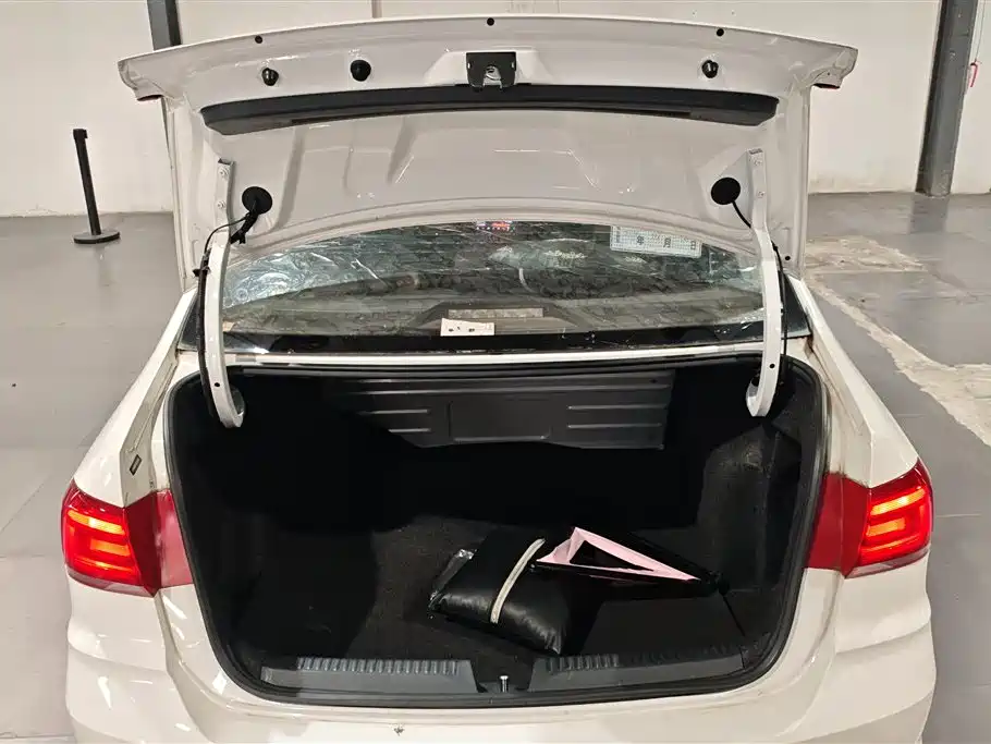 Volkswagen Santana 2019 1.5L AT VI