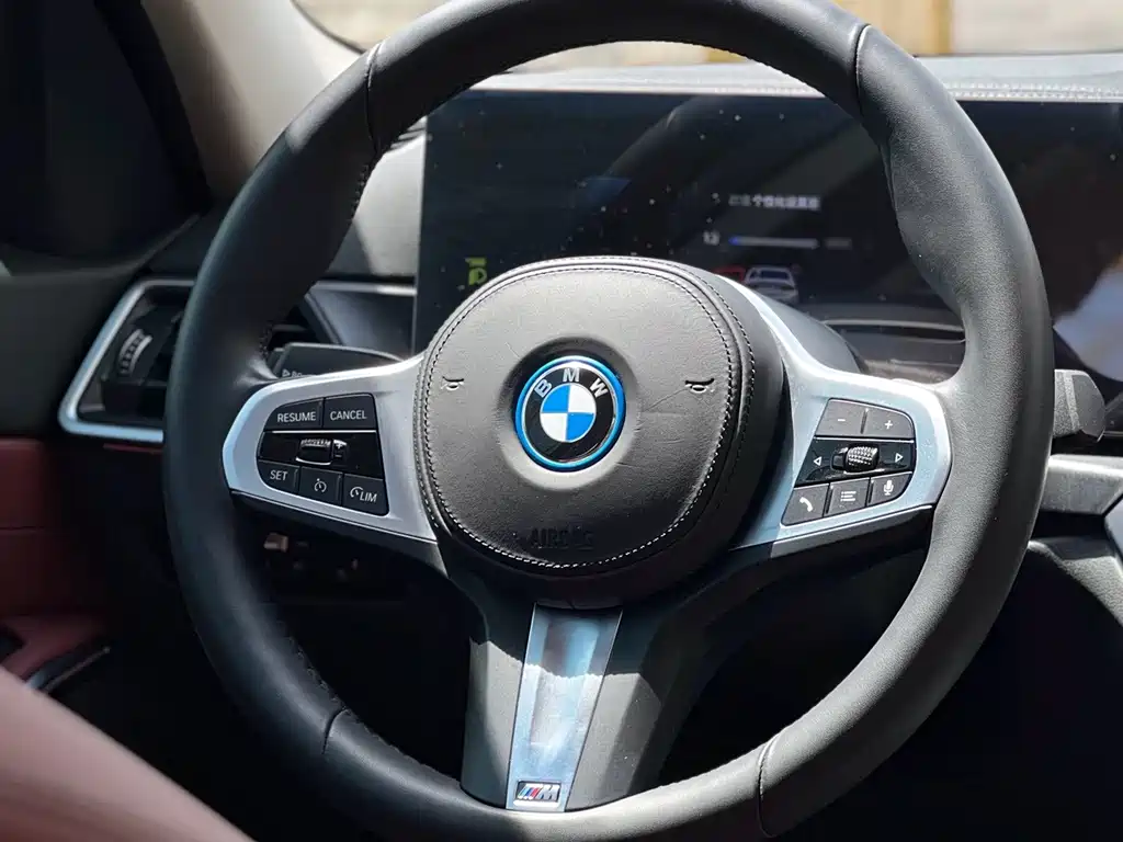BMW i3 — миниатюра 11