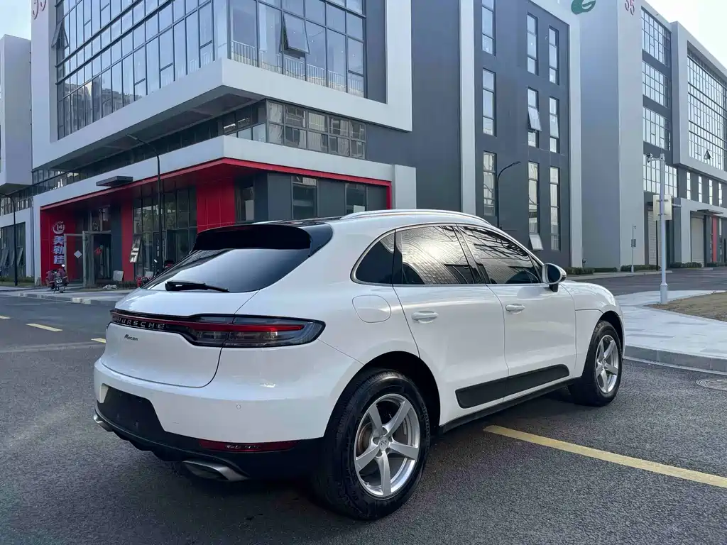 Porsche Macan — миниатюра 4