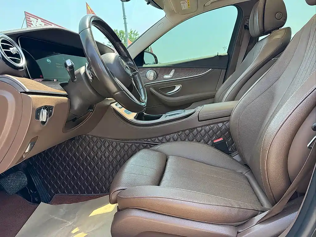 Mercedes-Benz E-Class — миниатюра 7