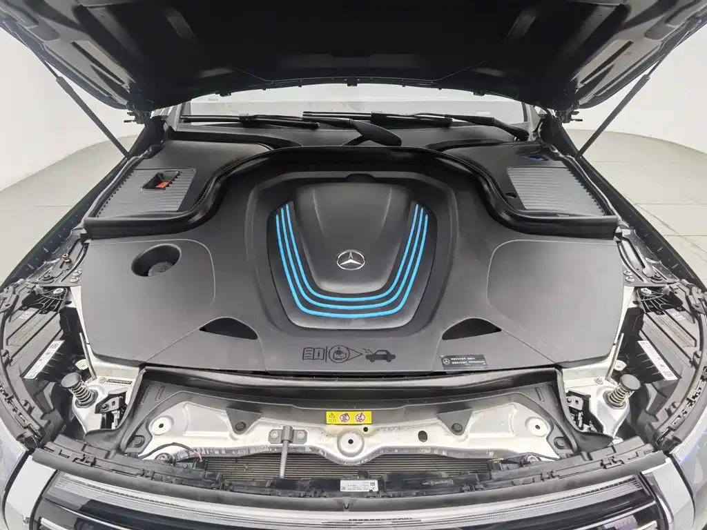 Mercedes-Benz EQC — миниатюра 6