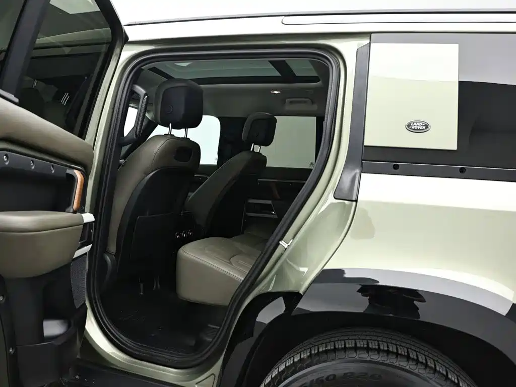 Land Rover Defender — миниатюра 13