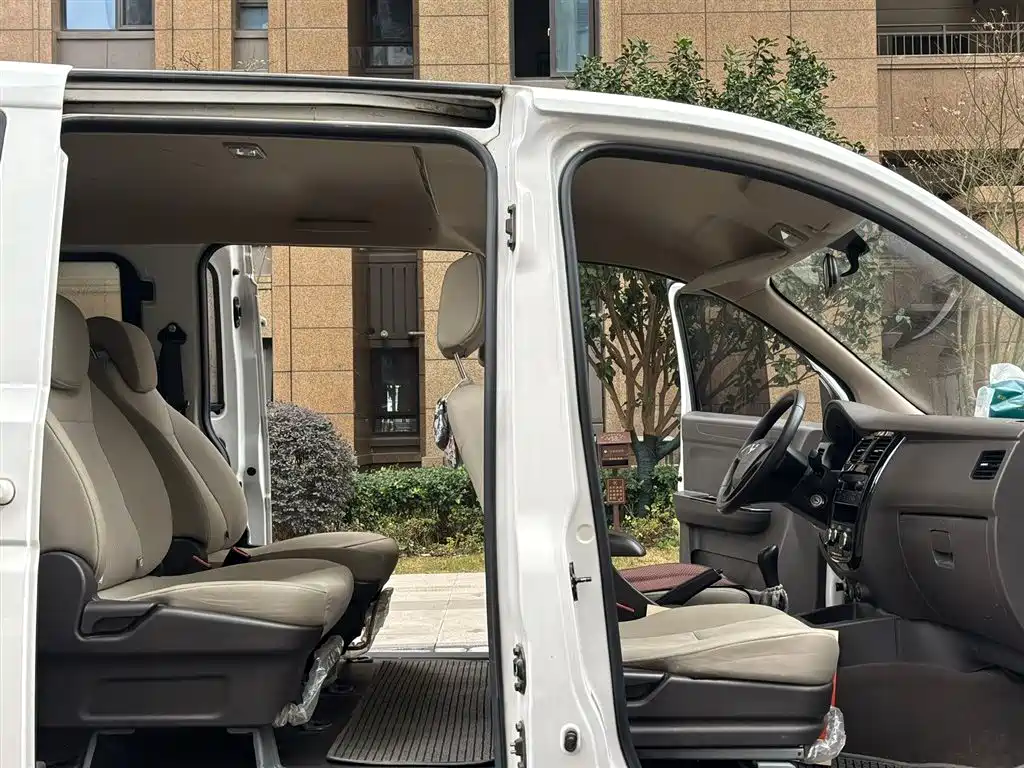 WULING WULING RONGGUANG V