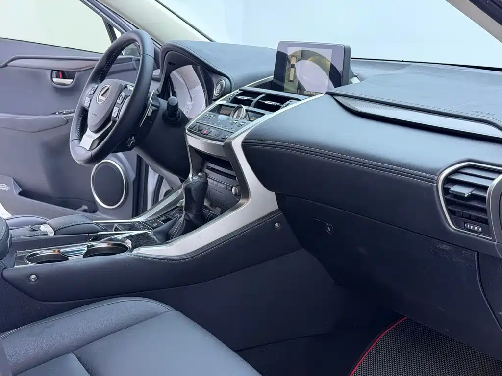 Lexus NX — миниатюра 17