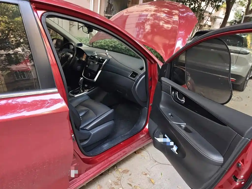 Nissan Tiida — миниатюра 18