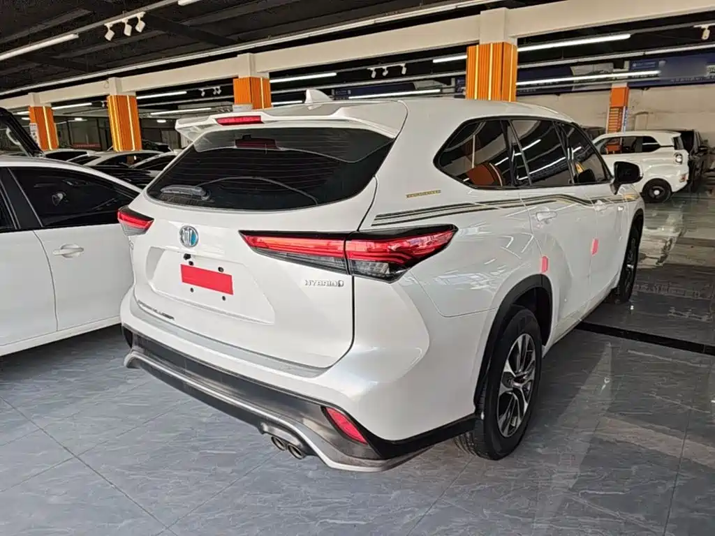 Toyota Crown Kluger — миниатюра 7