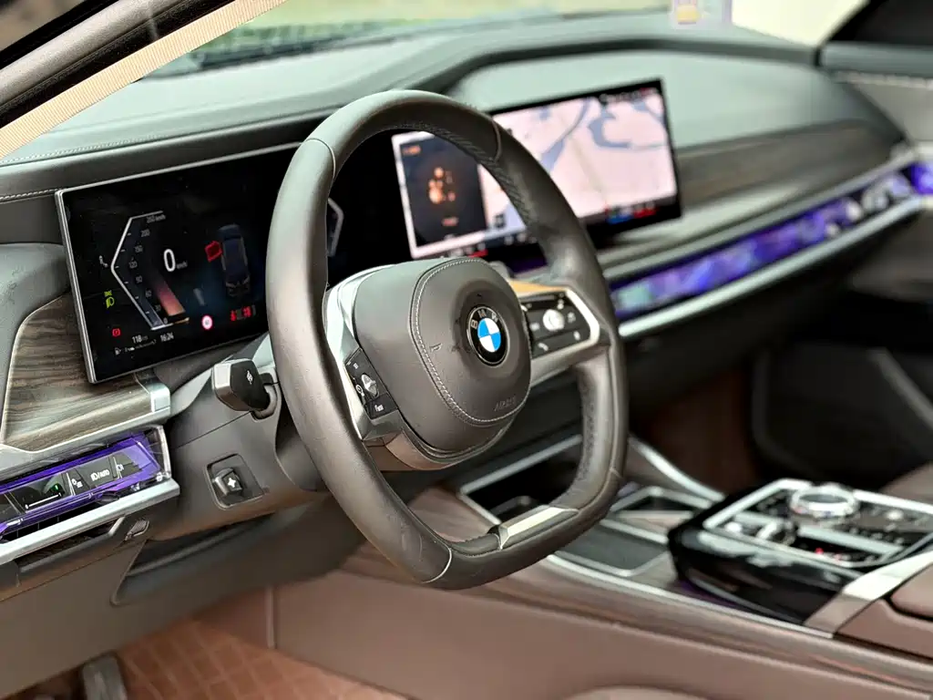 BMW 7 Series — миниатюра 4