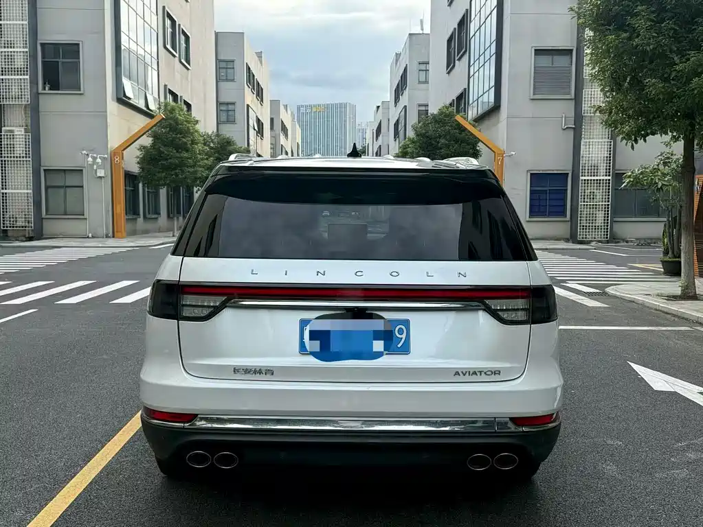 Lincoln Aviator — миниатюра 5