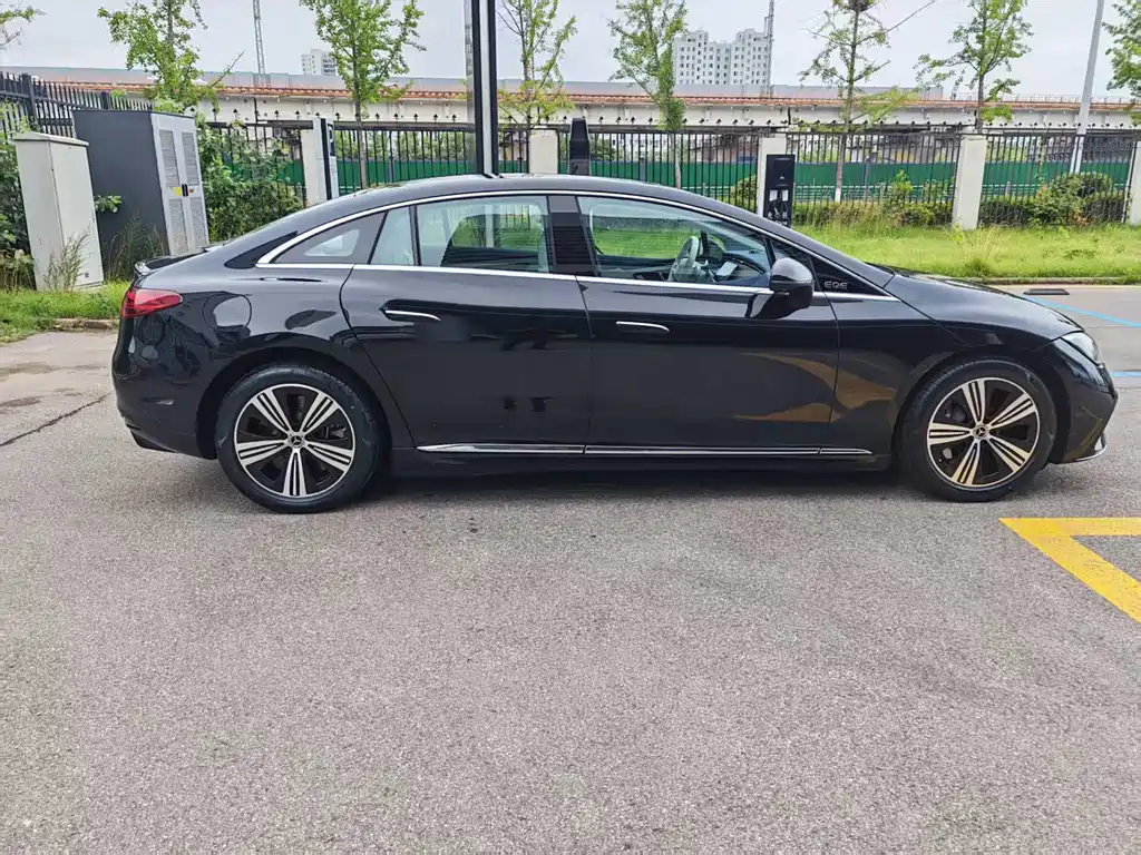 Mercedes-Benz EQE 2025 500 4MATIC