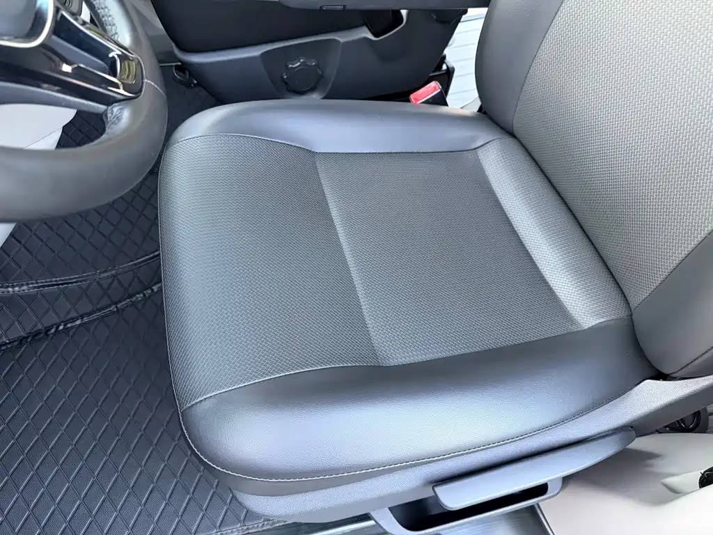 Volkswagen Caravelle — миниатюра 18