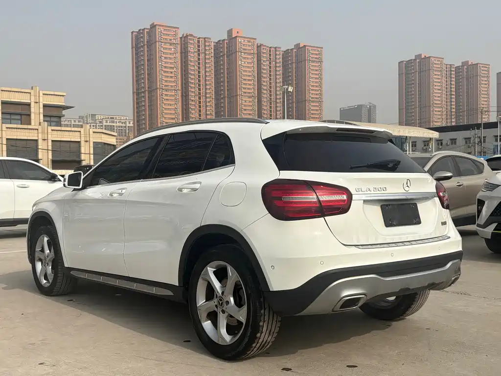 Mercedes-Benz GLA — миниатюра 6