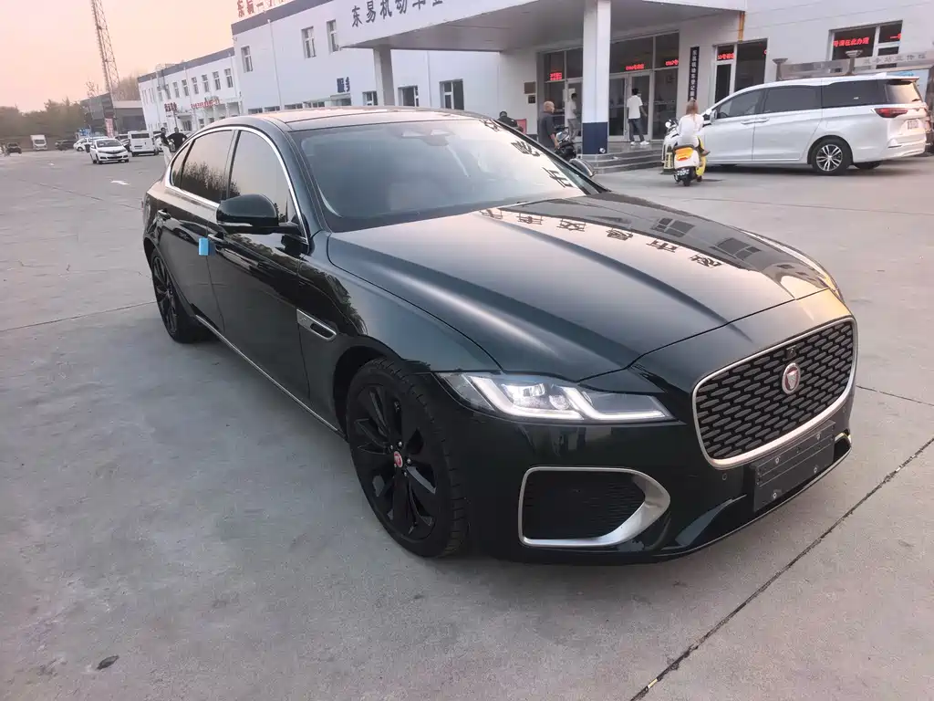 Jaguar XFL — миниатюра 7