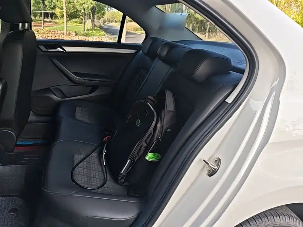 Volkswagen Jetta — миниатюра 17