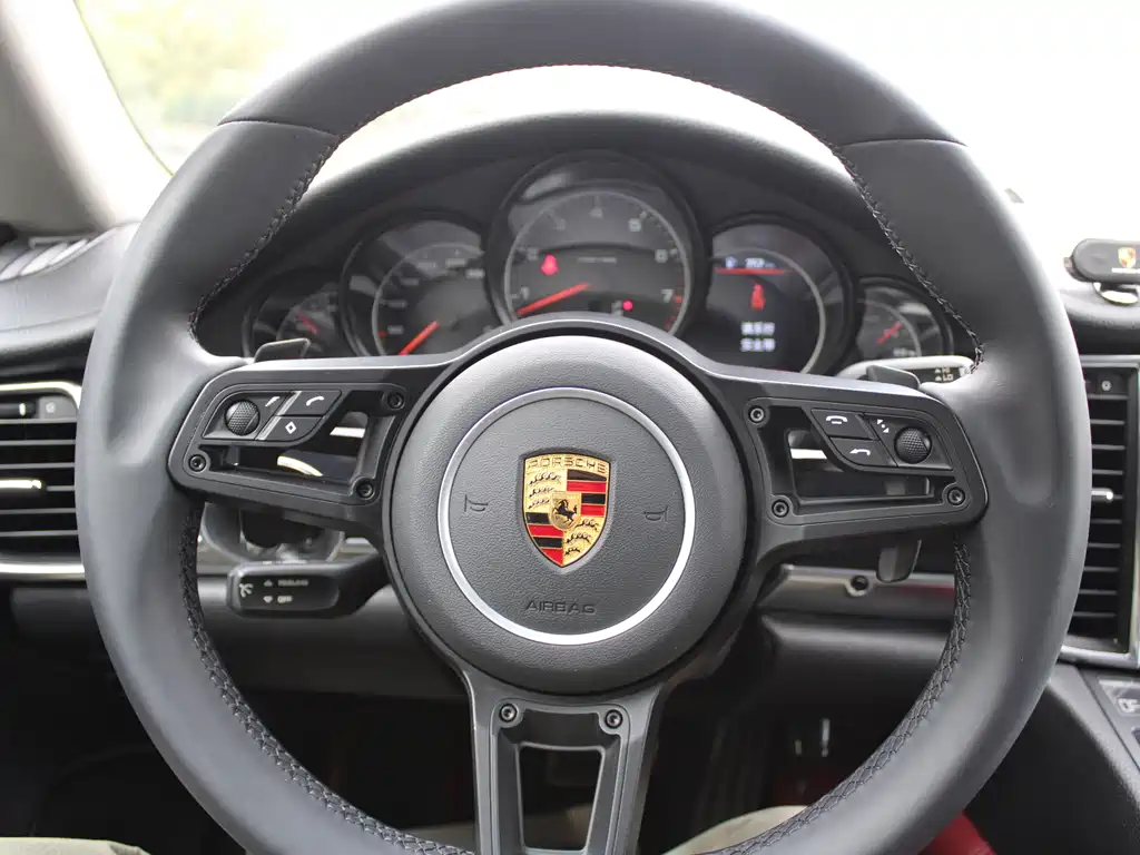 Porsche Panamera — миниатюра 13